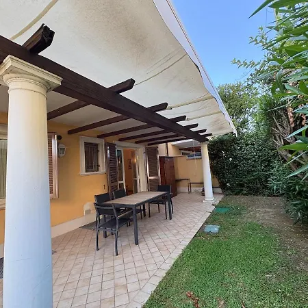 The Nest-casa Con Giardino Nyaraló Marina di Massa